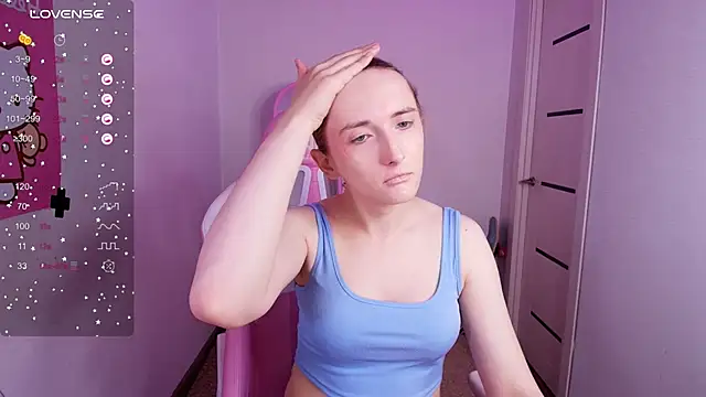 Snapshot of Vi_Luxy chatting on 11-15-25, 02:04 Vi Luxy online show from 11-15-25, 02:04