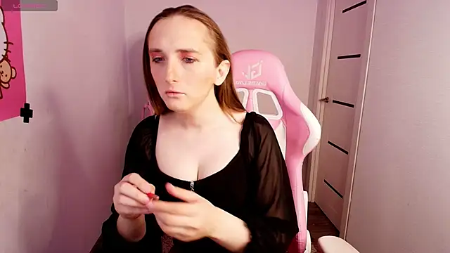 Snapshot of Vi_Luxy chatting on 01-15-26, 02:04 Vi Luxy online show from 01-15-26, 02:04