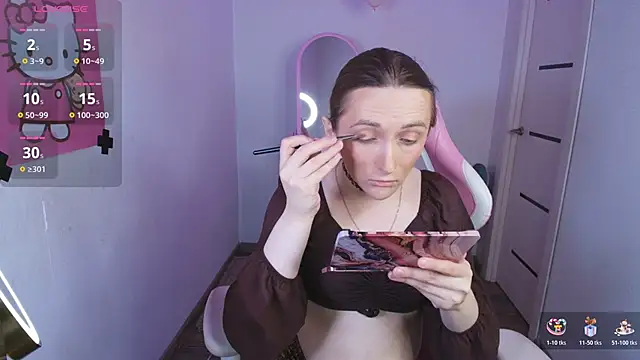 Snapshot of Vi_Luxy chatting on 02-27-26, 02:01 Vi Luxy online show from 02-27-26, 02:01