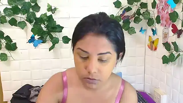 Snapshot of IndiaSexyStripper4u chatting on 10-03-25, 05:20 IndiaSexyStripper4u online show from 10-03-25, 05:20