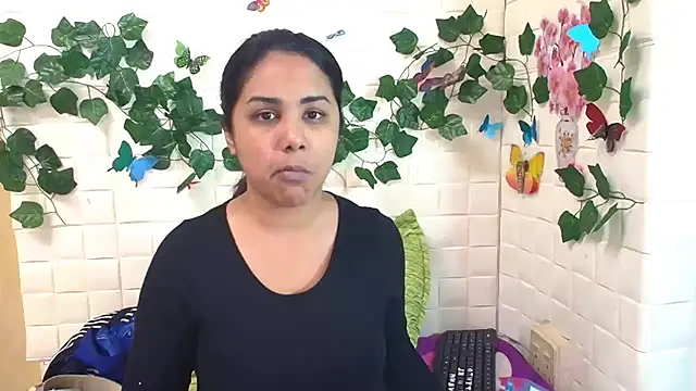 Snapshot of IndiaSexyStripper4u chatting on 09-12-25, 05:13 IndiaSexyStripper4u online show from 09-12-25, 05:13