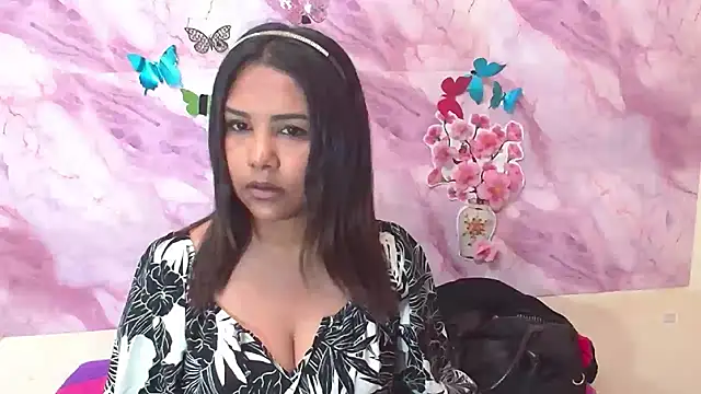 Snapshot of IndiaSexyStripper4u chatting on 11-28-25, 05:02 IndiaSexyStripper4u online show from 11-28-25, 05:02