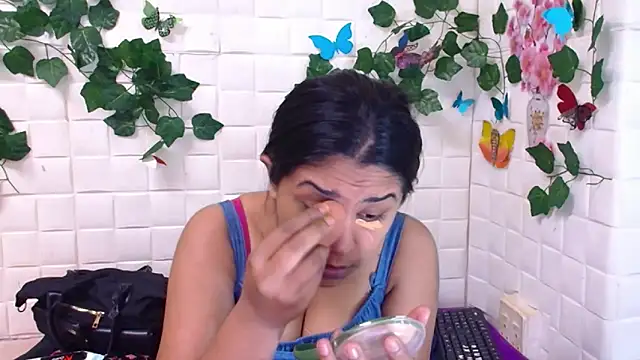 Snapshot of IndiaSexyStripper4u chatting on 10-30-25, 05:21 IndiaSexyStripper4u online show from 10-30-25, 05:21