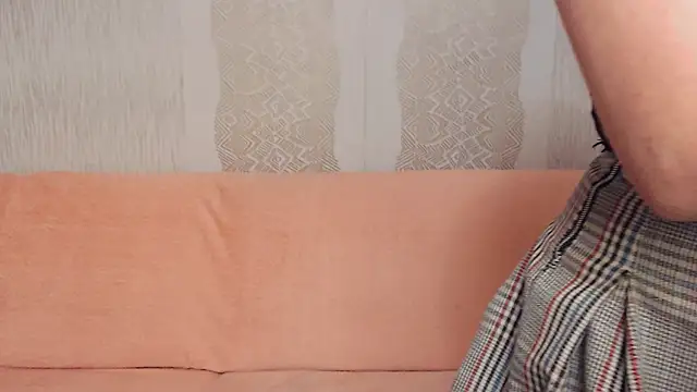 Snapshot of DianaVi chatting on 10-15-25, 06:49 DianaVi online show from 10-15-25, 06:49