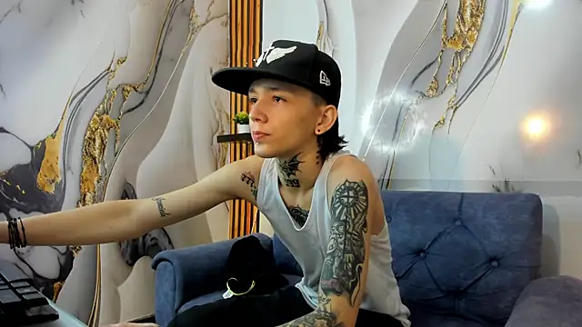 Snapshot of StraightBoy_Nick chatting on 09-29-25, 07:15 StraightBoy Nick online show from 09-29-25, 07:15