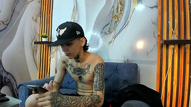 Snapshot of StraightBoy_Nick chatting on 10-01-25, 04:28 StraightBoy Nick online show from 10-01-25, 04:28