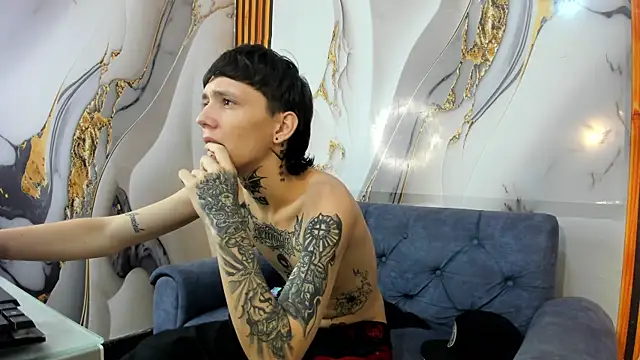 Snapshot of StraightBoy_Nick chatting on 10-21-25, 05:40 StraightBoy Nick online show from 10-21-25, 05:40