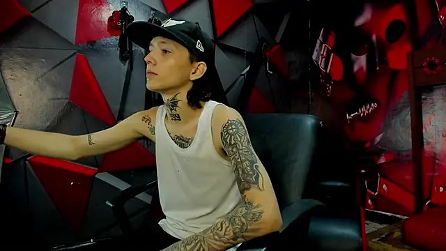 Snapshot of StraightBoy_Nick chatting on 09-15-25, 04:57 StraightBoy Nick online show from 09-15-25, 04:57