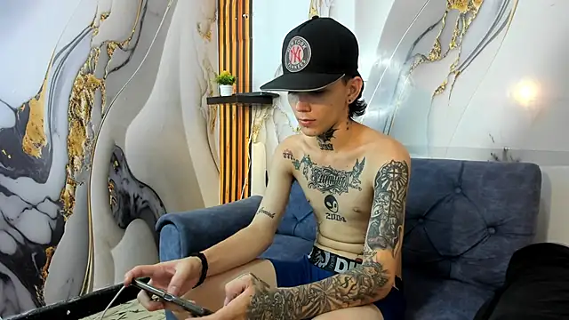 Snapshot of StraightBoy_Nick chatting on 10-09-25, 09:43 StraightBoy Nick online show from 10-09-25, 09:43