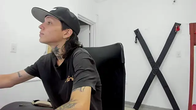 StraightBoy Nick online show from 04-14-26, 07:19