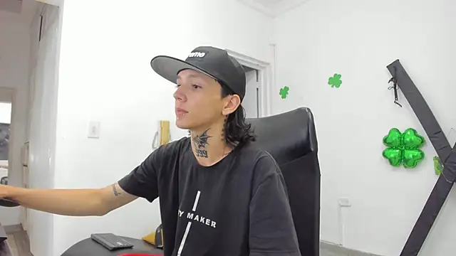 StraightBoy Nick online show from 04-01-26, 04:58