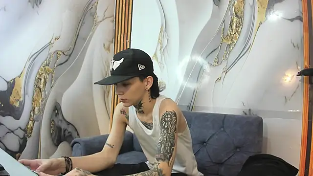 StraightBoy Nick online show from 10-26-25, 01:39