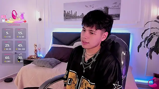 Snapshot of Jordan_24_ chatting on 05-17-26, 04:45 Jordan 24 online show from 05-17-26, 04:45