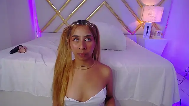 laila stilwiills online show from 09-19-25, 05:06