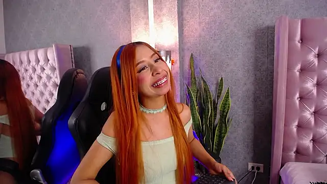 laila stilwiills online show from 03-22-26, 06:04