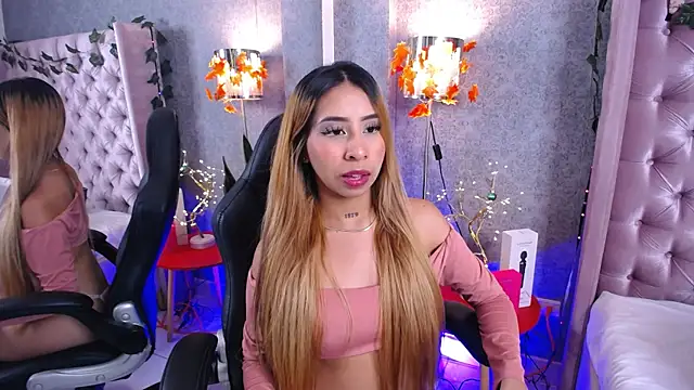 Snapshot of laila_stilwiills chatting on 01-09-26, 04:52 laila stilwiills online show from 01-09-26, 04:52