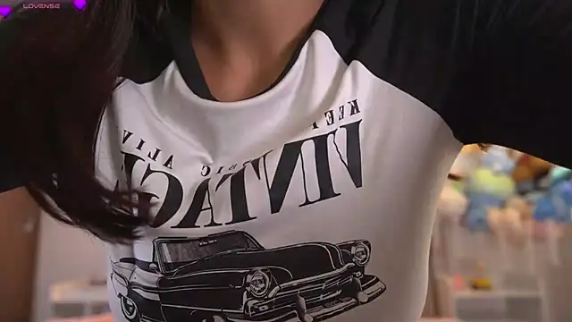 violeth     online show from 04-10-26, 01:07