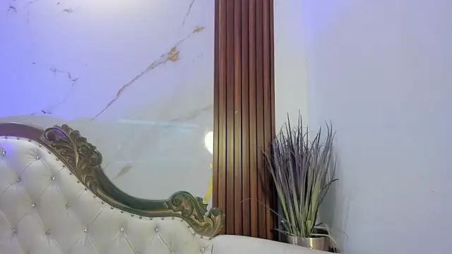 CoralieBronson online show from 11-12-25, 08:23