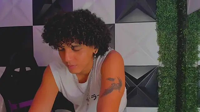 Xfire boy69 online show from 09-24-25, 09:32