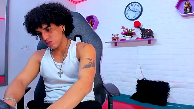 Xfire boy69 online show from 09-27-25, 08:04