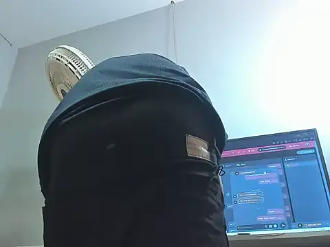 Snapshot of Xfire_boy69 chatting on 02-27-26, 04:01 Xfire boy69 online show from 02-27-26, 04:01