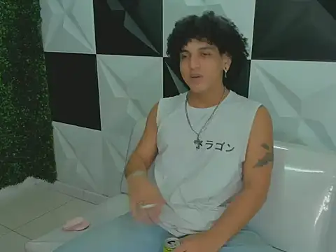 Xfire boy69 online show from 10-05-25, 03:14