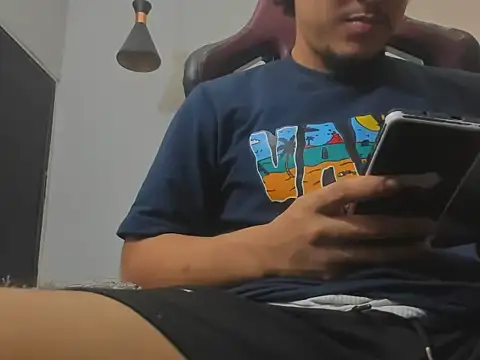 Snapshot of Xfire_boy69 chatting on 02-24-26, 02:12 Xfire boy69 online show from 02-24-26, 02:12