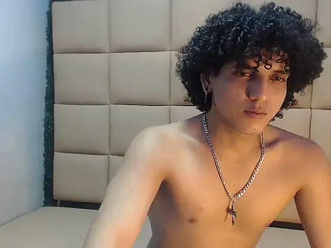 Xfire boy69 online show from 09-26-25, 02:24