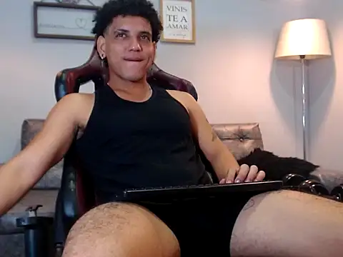 Xfire boy69 online show from 11-23-25, 01:32