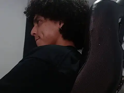 Xfire boy69 online show from 10-22-25, 04:34