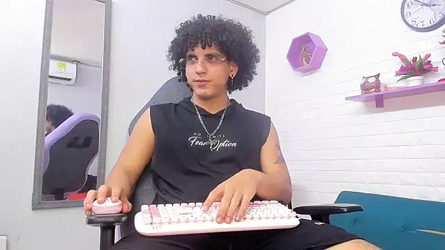 Xfire boy69 online show from 10-09-25, 04:18