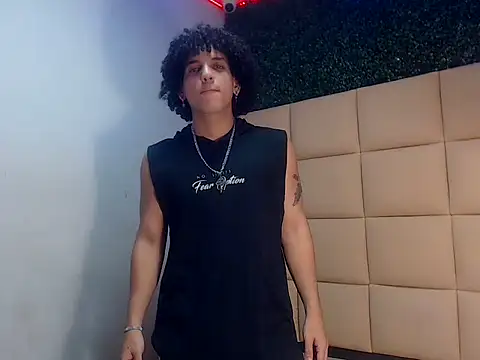 Xfire boy69 online show from 10-08-25, 03:13