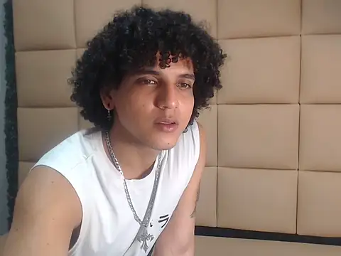 Xfire boy69 online show from 10-06-25, 03:02