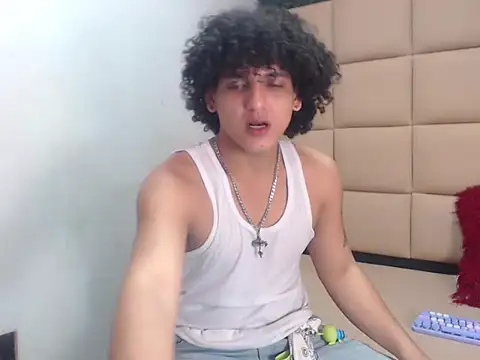 Xfire boy69 online show from 10-02-25, 03:48