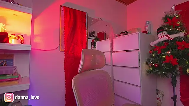 Dannaa Lovs online show from 11-24-25, 05:46