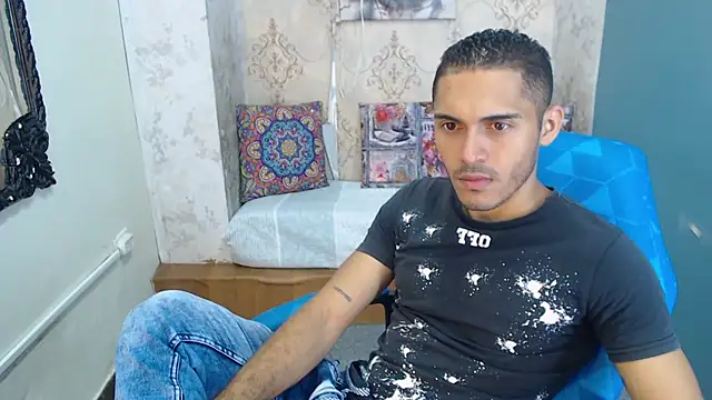 Snapshot of Derek_Storm_ chatting on 11-20-25, 10:16 Derek Storm online show from 11-20-25, 10:16