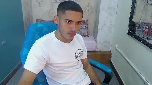 Snapshot of Derek_Storm_ chatting on 10-29-25, 10:47 Derek Storm online show from 10-29-25, 10:47