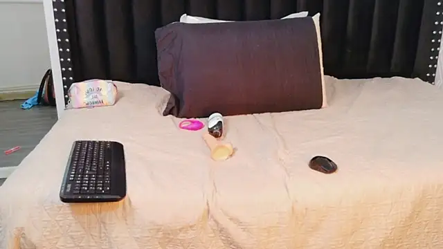 EbonyCoWorker online show from 04-14-26, 07:08