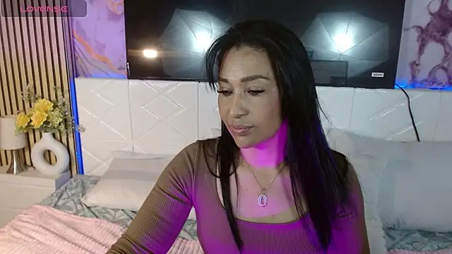 Snapshot of IvyShine7 chatting on 05-14-26, 07:11 IvyShine7 online show from 05-14-26, 07:11