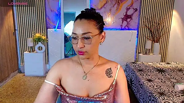 Snapshot of IvyShine7 chatting on 07-15-26, 06:04 IvyShine7 online show from 07-15-26, 06:04