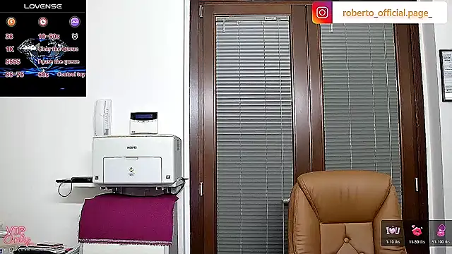 Snapshot of ROBY_SWEETHOT chatting on 06-12-26, 08:50 ROBY SWEETHOT online show from 06-12-26, 08:50