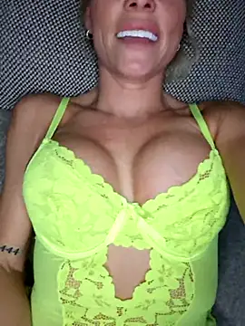 Bellarose xx online show from 12-03-25, 10:42