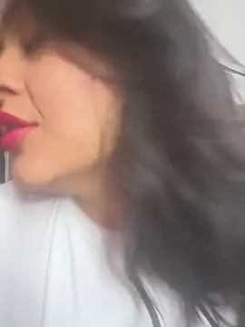 EmilyNoir1 online show from 06-06-26, 06:57
