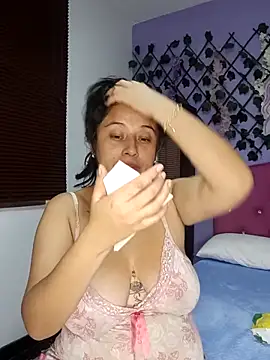 Snapshot of Sophie-Hot- chatting on 03-10-26, 10:08 Sophie-Hot- online show from 03-10-26, 10:08