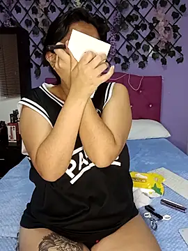 Snapshot of Sophie-Hot- chatting on 03-12-26, 10:19 Sophie-Hot- online show from 03-12-26, 10:19