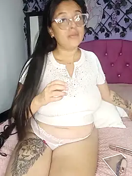 Snapshot of Sophie-Hot- chatting on 03-19-26, 10:15 Sophie-Hot- online show from 03-19-26, 10:15