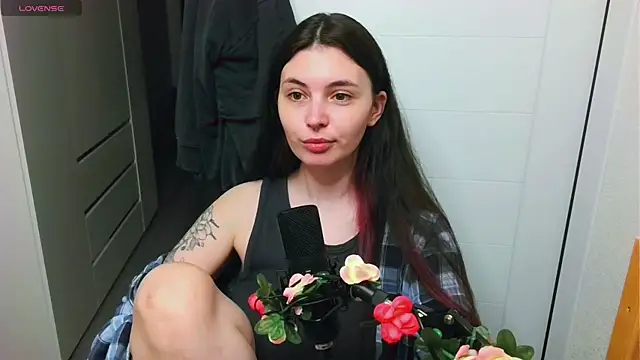 Snapshot of peachyness chatting on 05-16-26, 11:37 peachyness online show from 05-16-26, 11:37
