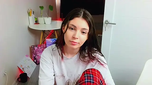 Snapshot of peachyness chatting on 07-16-26, 05:21 peachyness online show from 07-16-26, 05:21