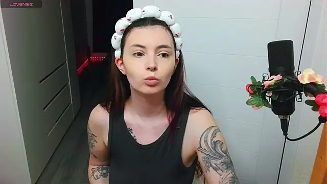 Snapshot of peachyness chatting on 05-18-26, 06:45 peachyness online show from 05-18-26, 06:45