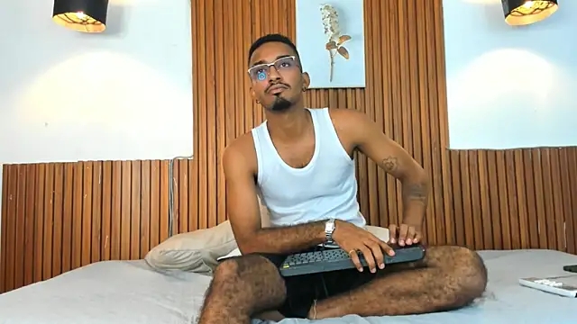 Snapshot of Darwin_mayo chatting on 09-19-25, 05:50 Darwin mayo online show from 09-19-25, 05:50